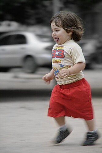 Ребенок 2 года убегает на улице комаровский thumbnail