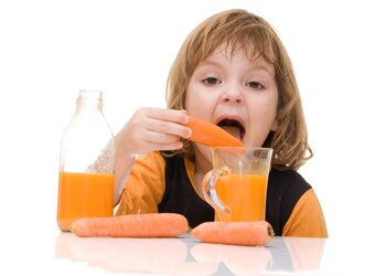 Нужно ли давать ребенку витамины зимой thumbnail